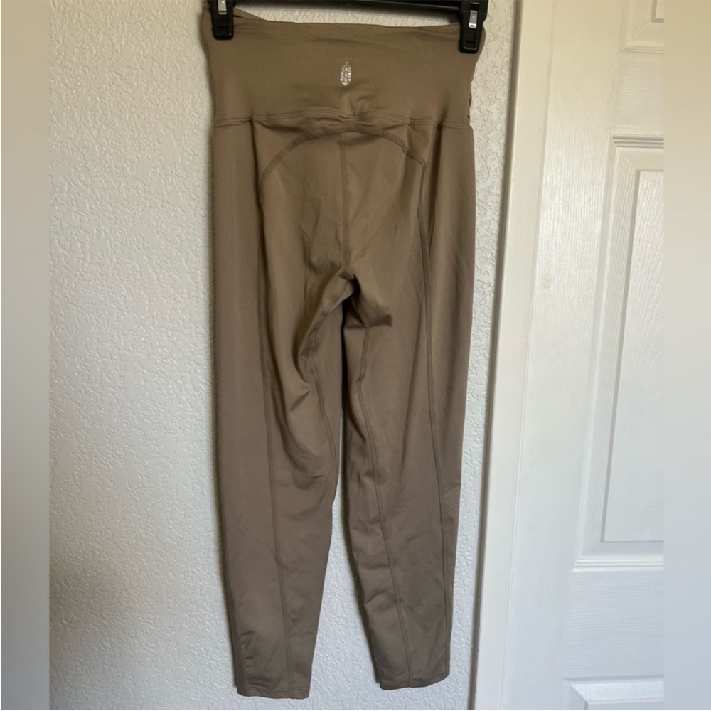Free People Breathe Deeper Leggings NWOT - Picture 6 of 11